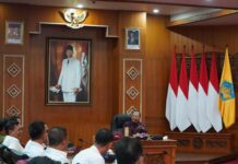 Gubernur Koster Tetapkan LP2B Bali 56.098 Hektare, Tabanan Jadi Lumbung Pangan Terbesar Gubernur Bali Wayan Koster memimpin rapat koordinasi penetapan Lahan Pertanian Pangan Berkelanjutan bersama kepala daerah se-Bali di Jayasabha Denpasar.