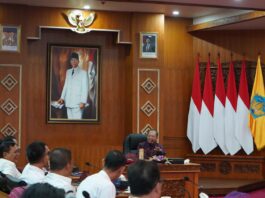 Gubernur Koster Tetapkan LP2B Bali 56.098 Hektare, Tabanan Jadi Lumbung Pangan Terbesar Gubernur Bali Wayan Koster memimpin rapat koordinasi penetapan Lahan Pertanian Pangan Berkelanjutan bersama kepala daerah se-Bali di Jayasabha Denpasar.