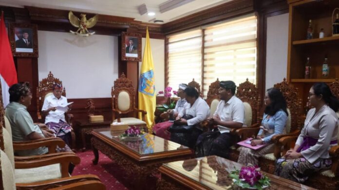 Gubernur Bali Wayan Koster menerima audiensi Forum Komunikasi Fakultas Pertanian Wilayah Indonesia Timur di Kantor Gubernur Bali