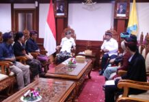 Koster Perkuat Sinergi dengan Ombudsman RI untuk Tingkatkan Pelayanan Publik di Bali Gubernur Bali Wayan Koster menerima jajaran Ombudsman RI dan Ombudsman RI Perwakilan Bali di Kantor Gubernur Bali untuk memperkuat sinergi dalam meningkatkan kualitas pelayanan publik