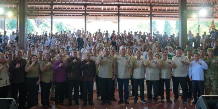 Gubernur Bali Wayan Koster menghadiri pelantikan De Gadjah sebagai Ketua DPD HKTI Bali Periode 2026–2031