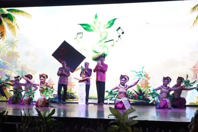 Gubernur Bali Wayan Koster menutup Festival Seni Bali Jani VIII Tahun 2026 di Taman Budaya Art Centre Denpasar dan memberikan apresiasi kepada para pelaku seni kontemporer Bali.