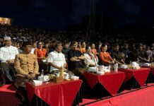 Gubernur Koster Saksikan Parade Gong Kebyar Gianyar dan Badung di PKB 2026 Gubernur Bali Wayan Koster menyaksikan Parade Gong Kebyar Dewasa PKB XLVIII 2026 di Panggung Terbuka Ardha Candra Denpasar bersama Duta Gianyar dan Badung.