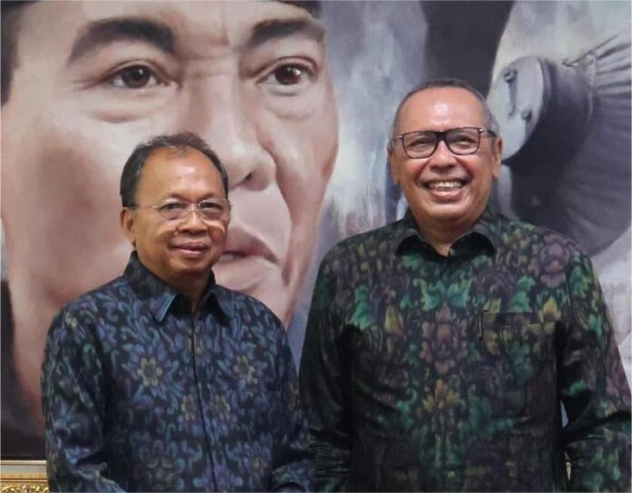 Gubernur Bali Wayan Koster bersama Dirjen Tata Ruang ATR BPN membahas perlindungan LP2B dan pengendalian alih fungsi lahan di Bali.