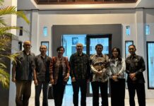 Bawaslu Tabanan Gandeng Universitas Tabanan Perkuat Pendidikan Demokrasi Mahasiswa Ketua Bawaslu Kabupaten Tabanan I Ketut Narta bersama jajaran Bawaslu melakukan koordinasi dengan Rektor Universitas Tabanan untuk memperkuat pendidikan demokrasi dan pengawasan partisipatif mahasiswa