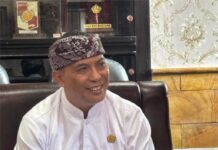 Ketua DPRD Tabanan Desak Tes Urine Mendadak ASN dan PPPK Ketua DPRD Tabanan I Nyoman Arnawa memberikan keterangan kepada awak media usai Rapat Paripurna DPRD terkait desakan tes urine bagi ASN dan PPPK.