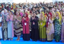 Putri Koster Hadiri Syukuran HUT Ke-46 Dekranas di Makassar Ketua Dekranasda Bali Ny. Putri Suastini Koster menghadiri Syukuran HUT Ke-46 Dekranas di Trans Studio Mall Makassar