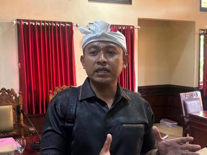 Ketua Fraksi PDIP DPRD Tabanan I Putu Eka Putra Nurcahyadi mengusulkan FGD pendidikan untuk evaluasi SPMB di Tabanan.