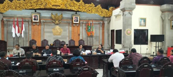Rapat kerja Pansus II DPRD Kabupaten Tabanan bersama BPBD dan perangkat daerah membahas Ranperda Penanggulangan Bencana Daerah.
