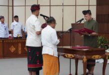 Sekda Bali Lantik Erlangga Bayu Rahmanda Putra sebagai Anggota PAW KPID Bali 2025–2028