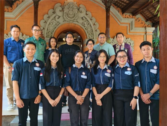 Wakil Gubernur Bali I Nyoman Giri Prasta menerima audiensi Forum GenRe Indonesia Provinsi Bali untuk membahas pelaksanaan ADUJAK Bali 2026 dan penguatan pembinaan generasi muda.