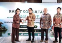 Wagub Bali Giri Prasta Dorong Investasi Berkualitas Berbasis Ekonomi Kerthi Wakil Gubernur Bali Nyoman Giri Prasta menghadiri rapat konsultasi DPD RI membahas investasi berkualitas dan pembangunan berkelanjutan di Bali