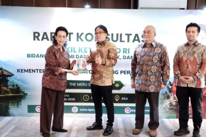 Wakil Gubernur Bali Nyoman Giri Prasta menghadiri rapat konsultasi DPD RI membahas investasi berkualitas dan pembangunan berkelanjutan di Bali