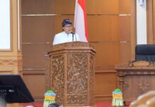 Pemprov Bali Perkuat Tata Kelola APBD 2025, Giri Prasta Tegaskan Transparansi dan Akuntabilitas Jadi Prioritas Wakil Gubernur Bali I Nyoman Giri Prasta menyampaikan Jawaban Gubernur Bali pada Rapat Paripurna DPRD Provinsi Bali mengenai Pertanggungjawaban APBD 2025.