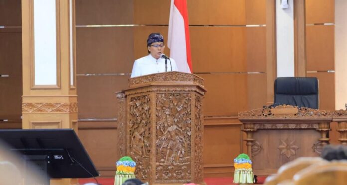 Wakil Gubernur Bali I Nyoman Giri Prasta menyampaikan Jawaban Gubernur Bali pada Rapat Paripurna DPRD Provinsi Bali mengenai Pertanggungjawaban APBD 2025.