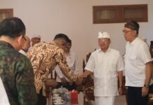 Bali Siap Jadi Pilot Project Reformasi Sistem Rujukan Kesehatan Nasional Wayan Koster membahas reformasi sistem rujukan kesehatan bersama DJSN di Jayasabha Denpasar