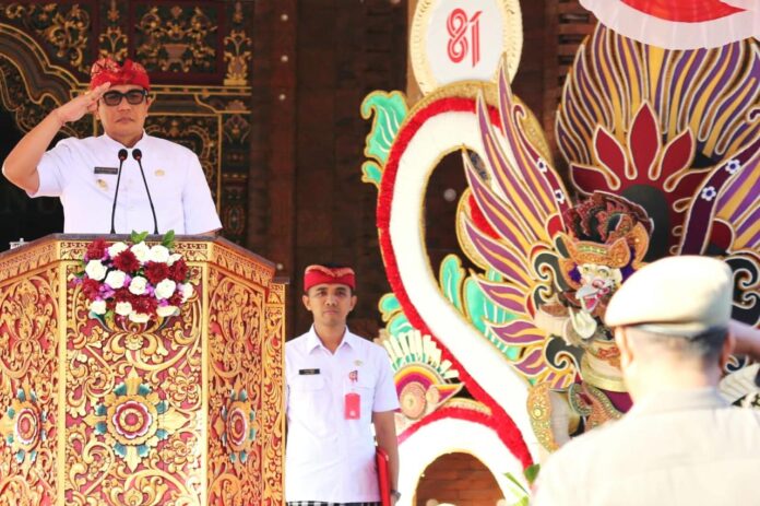 Bupati Tabanan I Komang Gede Sanjaya memimpin upacara Hari Jadi ke-68 Provinsi Bali dan pengukuhan 55 anggota Paskibraka Kabupaten Tabanan Tahun 2026