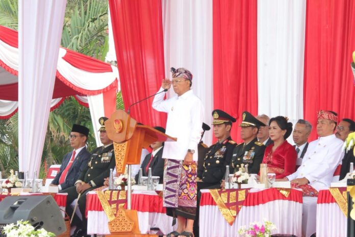 Gubernur Bali Wayan Koster memimpin upacara HUT RI ke-81 di Lapangan Niti Mandala Renon Denpasar.