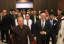 Koster Minta PERADI SAI Siapkan Kajian Hukum untuk Perkuat Desa Adat dan LPD Bali Gubernur Bali Wayan Koster menghadiri pelantikan pengurus DPC PERADI SAI Denpasar 2026-2030