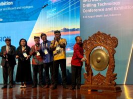 Gubernur Koster Buka APDT 2026, Bali Dorong Energi Berkelanjutan Gubernur Bali Wayan Koster membuka The SPE/IADC Asia Pacific Drilling Technology Conference and Exhibition (APDT) 2026 di Hotel Westin Nusa Dua, Badung, yang dihadiri sekitar 800 delegasi dari 39 negara untuk membahas inovasi teknologi pengeboran dan transisi menuju energi berkelanjutan