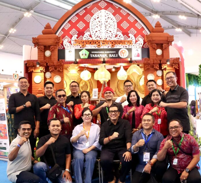 Bupati Tabanan dan Rai Wahyuni Sanjaya promosikan kerajinan Tabanan di AOE 2026