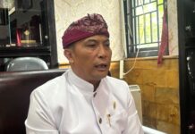 Ketua DPRD Tabanan Minta Kasus Pengeroyokan Juwuk Legi Diproses Adil Ketua DPRD Tabanan I Nyoman Arnawa meminta proses hukum kasus pengeroyokan Juwuk Legi berjalan adil