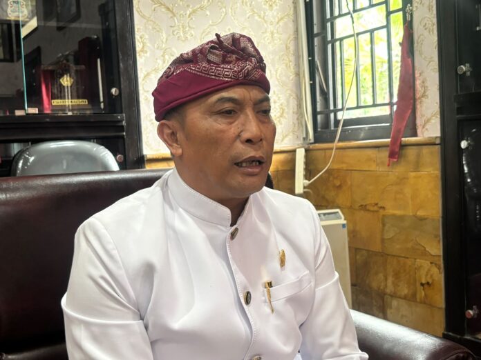 Ketua DPRD Tabanan I Nyoman Arnawa meminta proses hukum kasus pengeroyokan Juwuk Legi berjalan adil