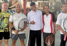Turnamen Tenis IKMS Cup 2026 Resmi Dibuka, PELTI Bali Dorong Pembinaan Atlet Berprestasi Ketua PELTI Bali dr I Wayan Sudana bersama Ketua Umum IKMS Bali Tarmizi membuka Turnamen Tenis IKMS Cup 2026 di GOR Tenis IKMS Denpasar yang diikuti puluhan peserta dari berbagai kalangan