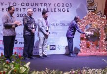 Bali Jadi Tuan Rumah Kompetisi Siber Dunia, 81 Peserta dari 13 Negara Bertarung Gubernur Bali Wayan Koster memukul gong saat membuka kompetisi keamanan siber internasional C2C-CTF 2026 di Badung