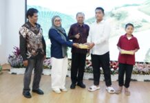 HUT IWO Bali, Koster Minta Wartawan Online Berani Sampaikan Fakta dan Tetap Kritis Wayan Koster menghadiri HUT IWO Bali ke-1 di Aula Dinas Pariwisata Bali