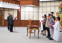 Koster Lantik 9 Anggota BPSK Denpasar, Diminta Antisipasi Sengketa Konsumen Gubernur Bali Wayan Koster melantik anggota BPSK Denpasar 2026-2031