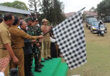 9 Truk Bantuan dari Bali Dikirim ke NTT, Koster: Ini Wujud Gotong Royong Gubernur Bali Wayan Koster melepas 9 truk bantuan logistik ke NTT