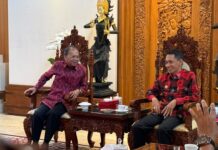 Wakatobi Belajar Pariwisata Bali, Koster Dorong Penguatan Produk Lokal dan Paket Wisata Wayan Koster dan Bupati Wakatobi Haliana bahas pariwisata dan produk lokal