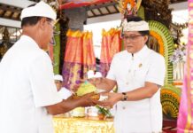 Giri Prasta Ajak Krama Delodbrawah Bersatu Lestarikan Adat Bali Wagub Giri Prasta menghadiri Karya Mamungkah Ngenteg Linggih Desa Adat Delodbrawah
