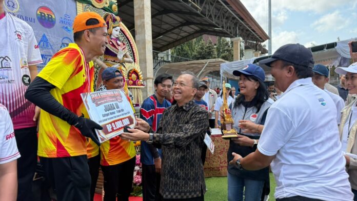 Gubernur Bali Wayan Koster menutup Turnamen Gateball Piala Gubernur Bali 2026 di GOR Ngurah Rai Denpasar