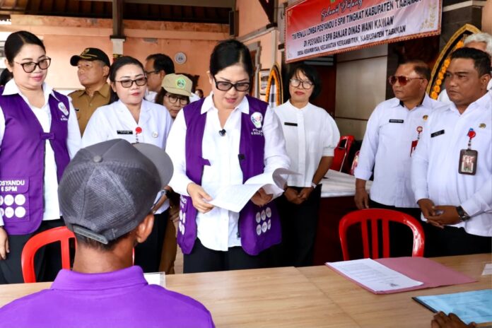 Bunda Rai meninjau Posyandu 6 SPM dan pengelolaan sampah di Tabanan
