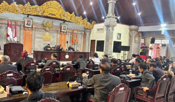 Rapat Paripurna Internal DPRD Tabanan membahas lima Ranperda