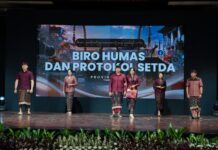 Endek Bali Naik Kelas, Dekranasda Dorong ASN Jadi Penggerak Ekonomi Perajin Dekranasda Bali Fashion Day Wastra Hitakara menampilkan busana berbahan kain endek Bali