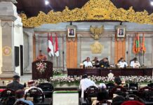 Fraksi Gerindra Setujui 5 Ranperda Tabanan, Beri Catatan Tegas soal APBD dan Petani Fraksi Gerindra DPRD Tabanan menyampaikan pandangan umum lima Ranperda dalam rapat paripurna
