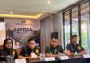 Kepala Kantor Imigrasi Tabanan Andhika Rahadiansyah saat menjelaskan program Desa Binaan Imigrasi untuk pengawasan WNA