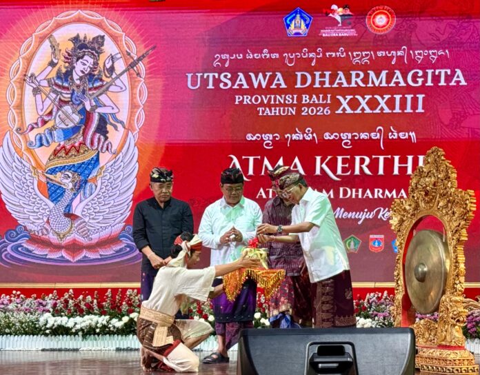 Gubernur Bali Wayan Koster saat menutup UDG ke-33 Bali 2026 di Taman Budaya Bali