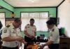 Petugas Lapas Tabanan melakukan perawatan dan pemeliharaan senjata api