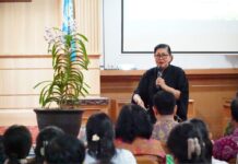 Putri Koster Ingin Anggrek Lokal Bali Kembali Jadi Primadona Putri Koster saat FGD pengembangan sumber daya genetik anggrek lokal Bali