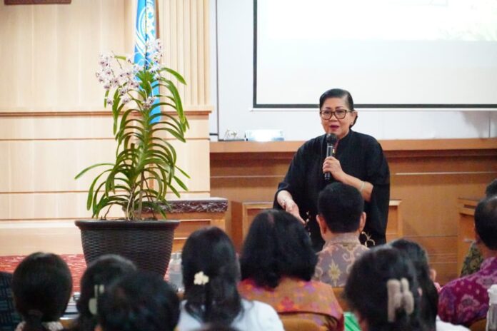 Putri Koster saat FGD pengembangan sumber daya genetik anggrek lokal Bali