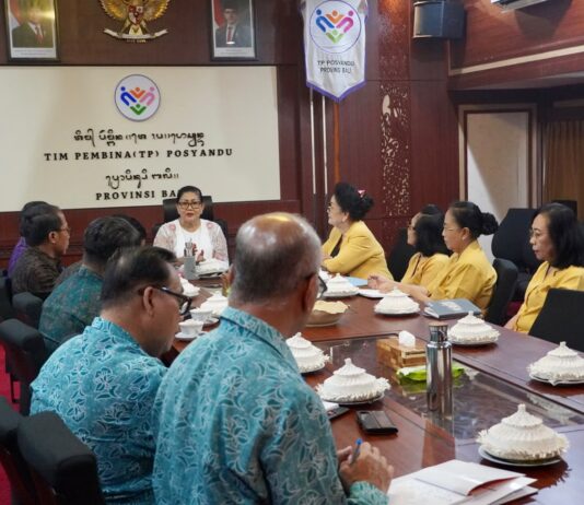 WHDI Bali Bidik Remaja, Catur Guru Lawan Bullying Putri Koster menerima audiensi WHDI Bali di Denpasar