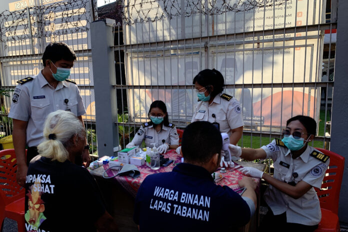 Sambang Sehat Lapas Tabanan tim medis pantau kesehatan warga binaan