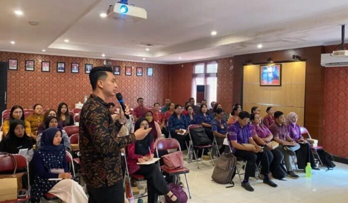 Workshop Disdik Tabanan membahas peluang beasiswa dan pelatihan internasional bagi guru.