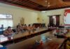 Sekdis Kominfo Tabanan I Gusti Putu Winiantara memaparkan keterbukaan informasi publik dalam Uji Publik Monev KIP 2026.