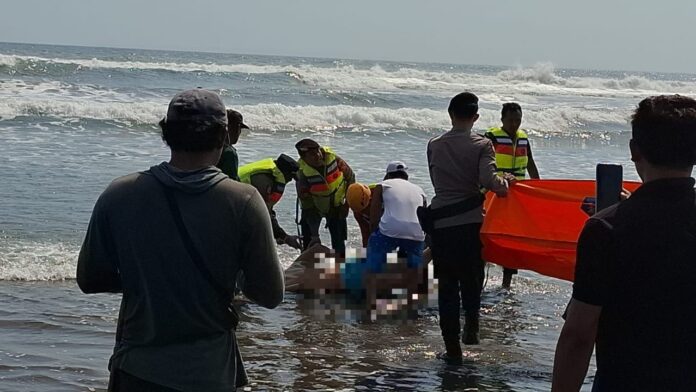 WNA Jerman terseret arus di Pantai Petangahan Tabanan