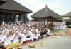 HUT ke-25 Laskar Bali Shanti, Giri Prasta Tekankan Kedamaian Wakil Gubernur Bali Giri Prasta menghadiri syukuran HUT ke-25 Laskar Bali Shanti di Besakih, Karangasem.